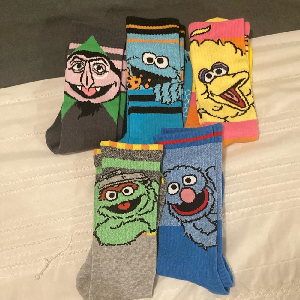 Bombas Unisex Sesame Street Size Large Socks